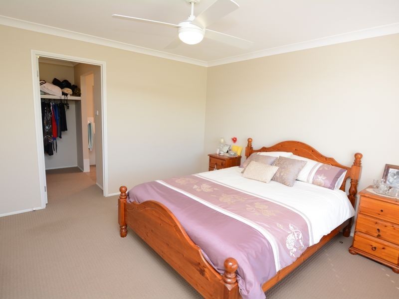 17 Yellowfin Avenue, Old Bar NSW 2430
