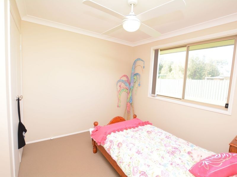 17 Yellowfin Avenue, Old Bar NSW 2430