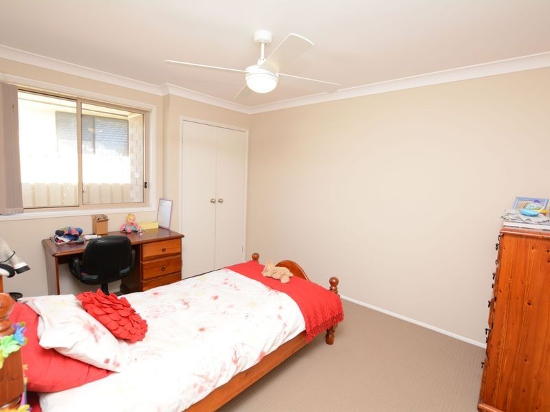 17 Yellowfin Avenue, Old Bar NSW 2430