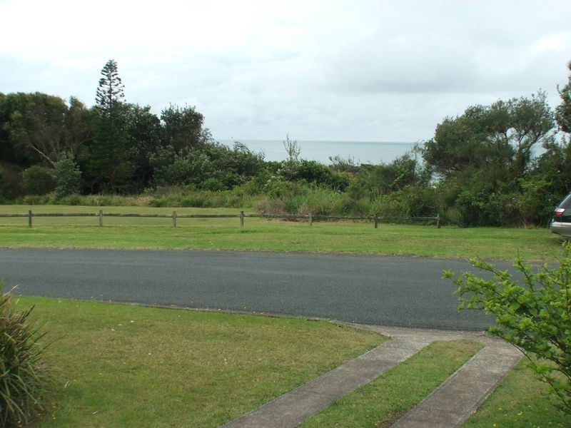 17 Ungala Road, Old Bar NSW 2430
