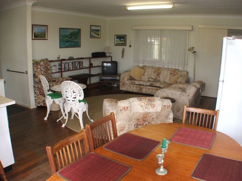 17 Ungala Road, Old Bar NSW 2430