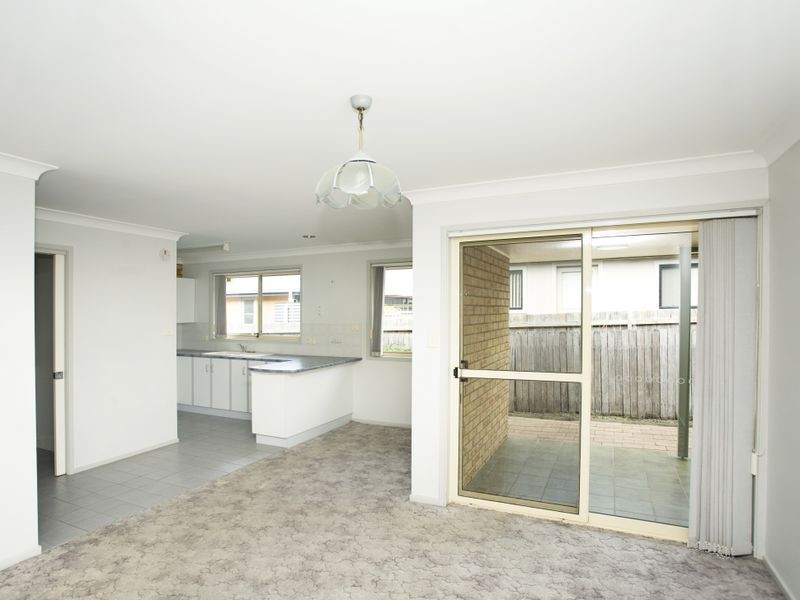 2/13 Connell Street, Old Bar NSW 2430