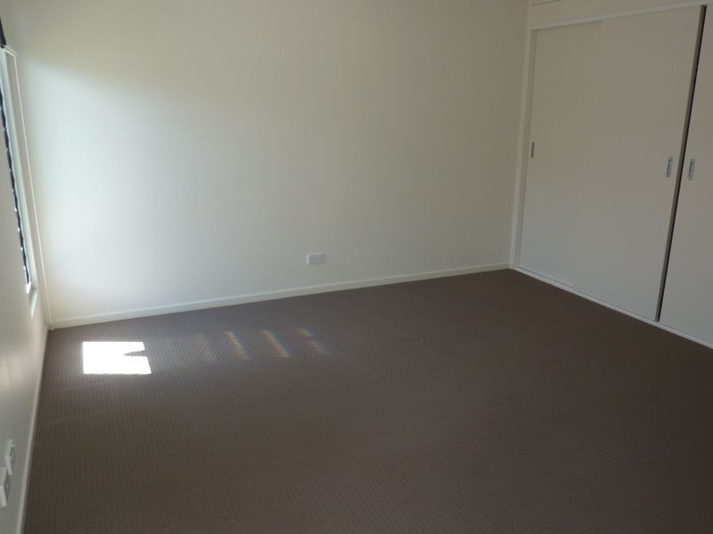 1 Flagtail Avenue, Old Bar NSW 2430