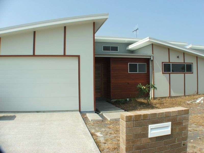 1 Flagtail Avenue, Old Bar NSW 2430