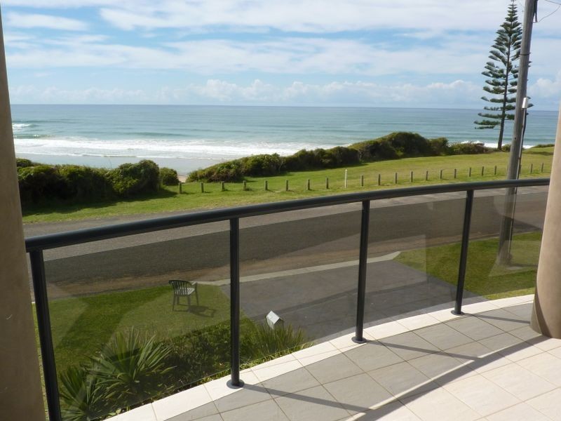 2/15 Marine Drive, Wallabi Point NSW 2430