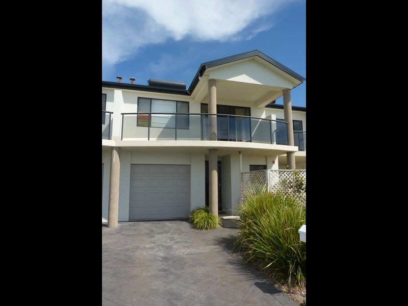 2/15 Marine Drive, Wallabi Point NSW 2430