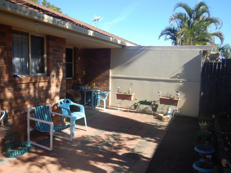 2/6 Osprey Avenue, Old Bar NSW 2430