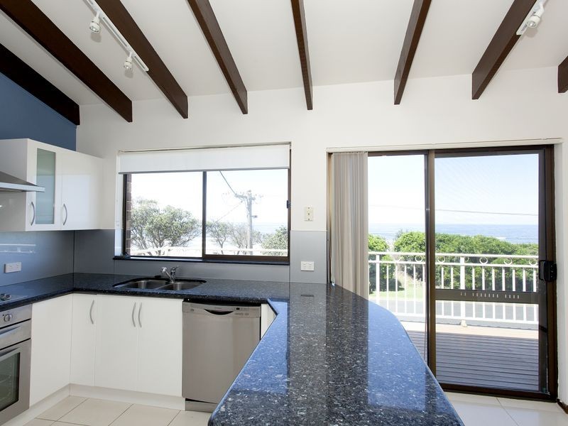 35 Pacific Parade, Old Bar NSW 2430