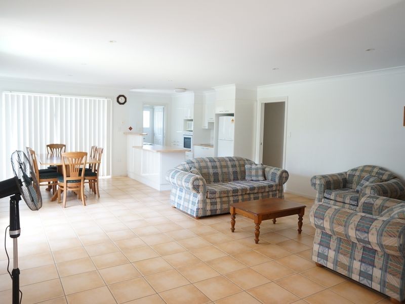 1/30 Old Bar Road, Old Bar NSW 2430