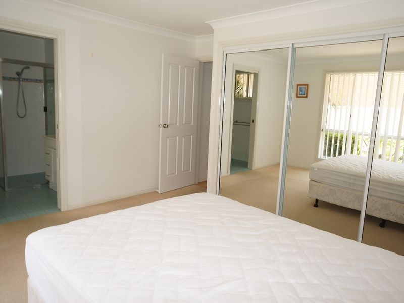 1/30 Old Bar Road, Old Bar NSW 2430