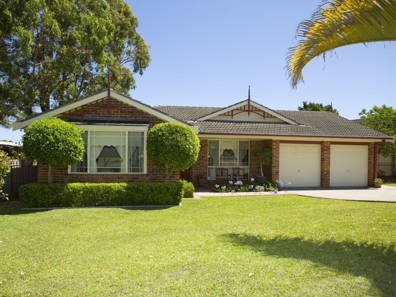 4 Leopardwood Street, Old Bar NSW 2430