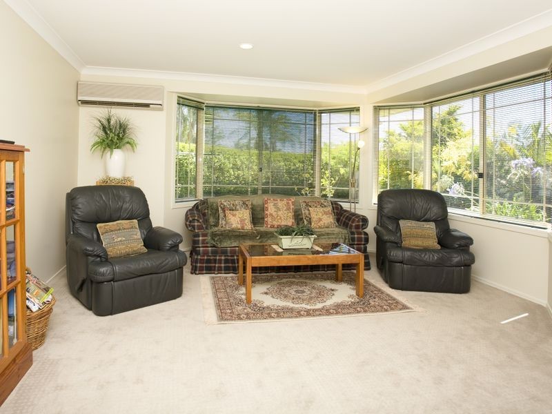4 Leopardwood Street, Old Bar NSW 2430