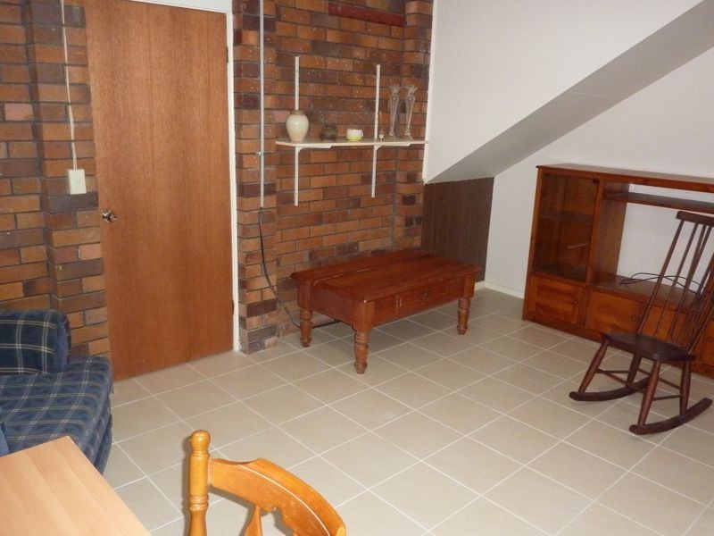 16 Old Bar Road, Old Bar NSW 2430