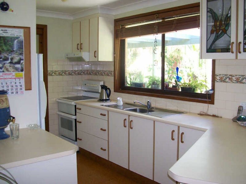128 Old Bar Road, Old Bar NSW 2430