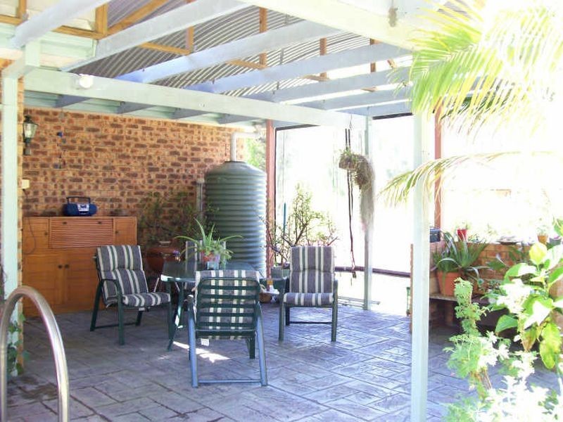 128 Old Bar Road, Old Bar NSW 2430