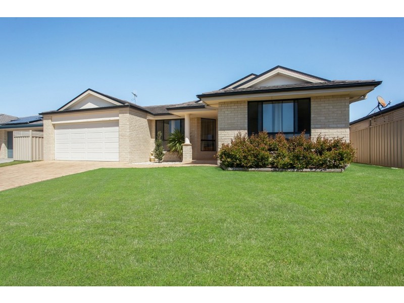 7 Yellowfin Avenue, Old Bar NSW 2430