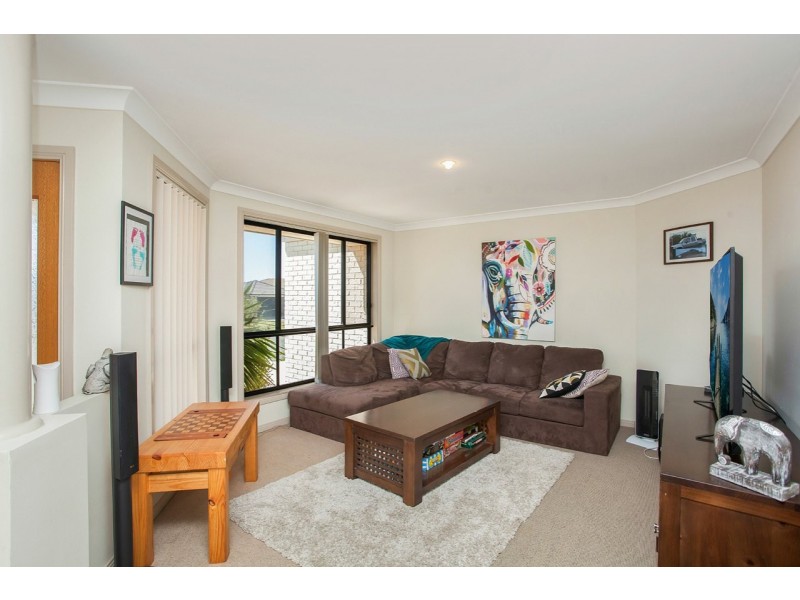 7 Yellowfin Avenue, Old Bar NSW 2430
