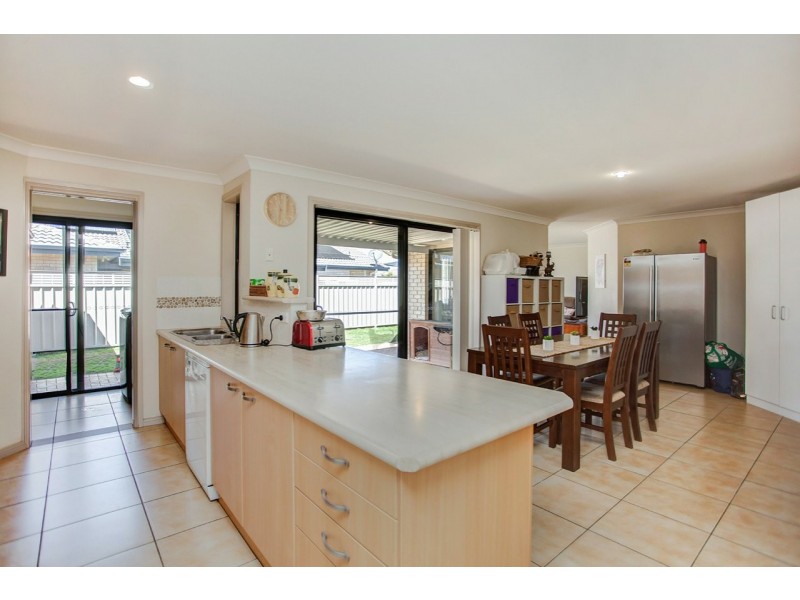 7 Yellowfin Avenue, Old Bar NSW 2430