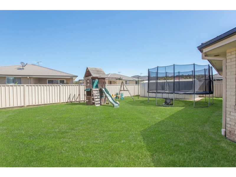 7 Yellowfin Avenue, Old Bar NSW 2430