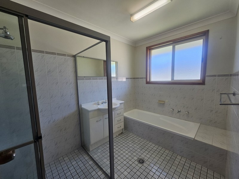 8A Gannet Crescent, Old Bar NSW 2430