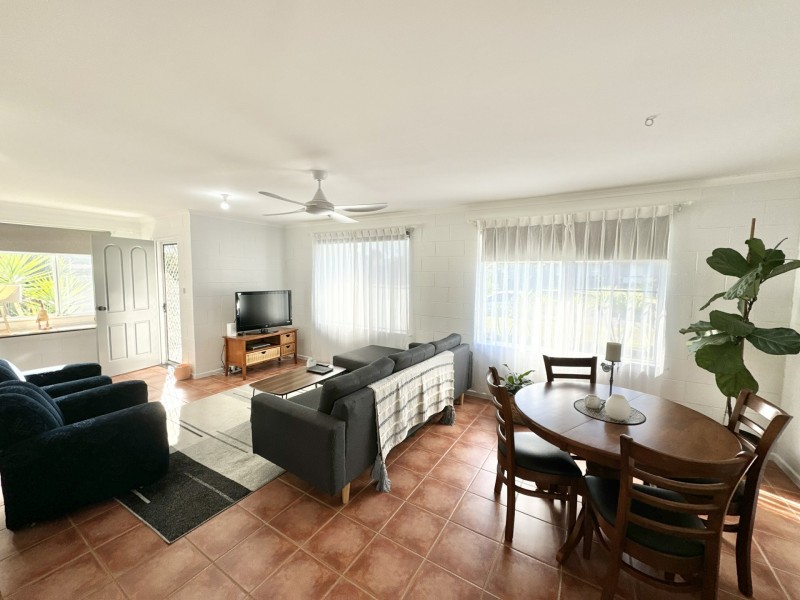 1/14 Drury Close, Old Bar NSW 2430