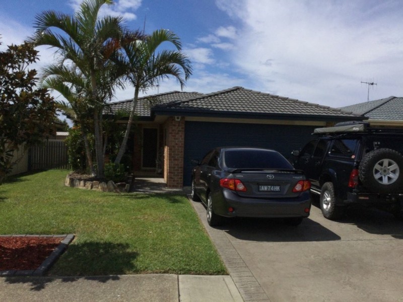 15 Bluehaven Drive, Old Bar NSW 2430