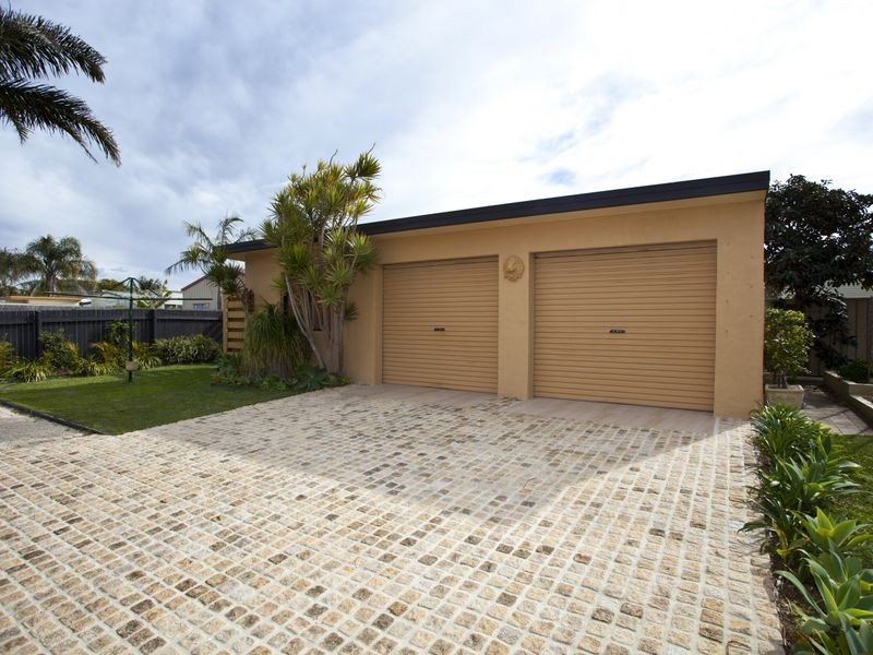 9 Lewis Street, Old Bar NSW 2430