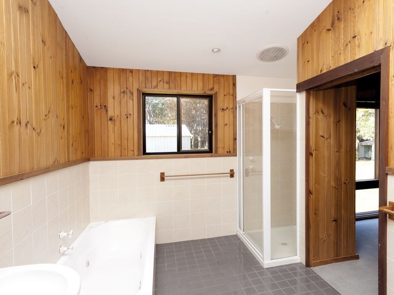 186 Beach Road, Mitchells Island NSW 2430