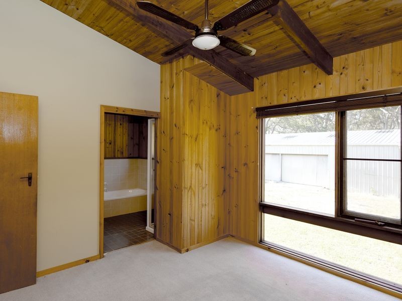186 Beach Road, Mitchells Island NSW 2430