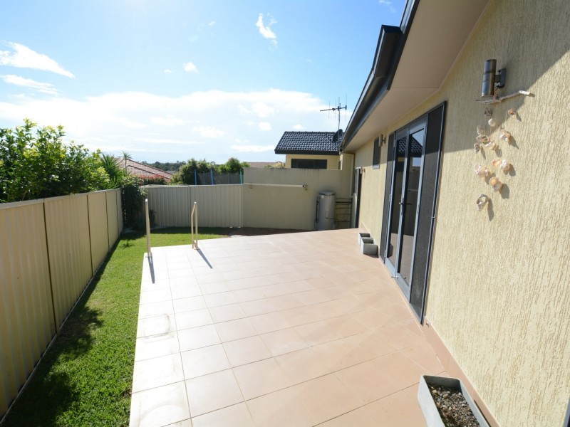 16a Mistral Place, Old Bar NSW 2430