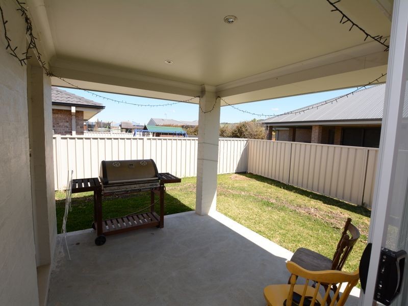 2 Rosier Place, Old Bar NSW 2430