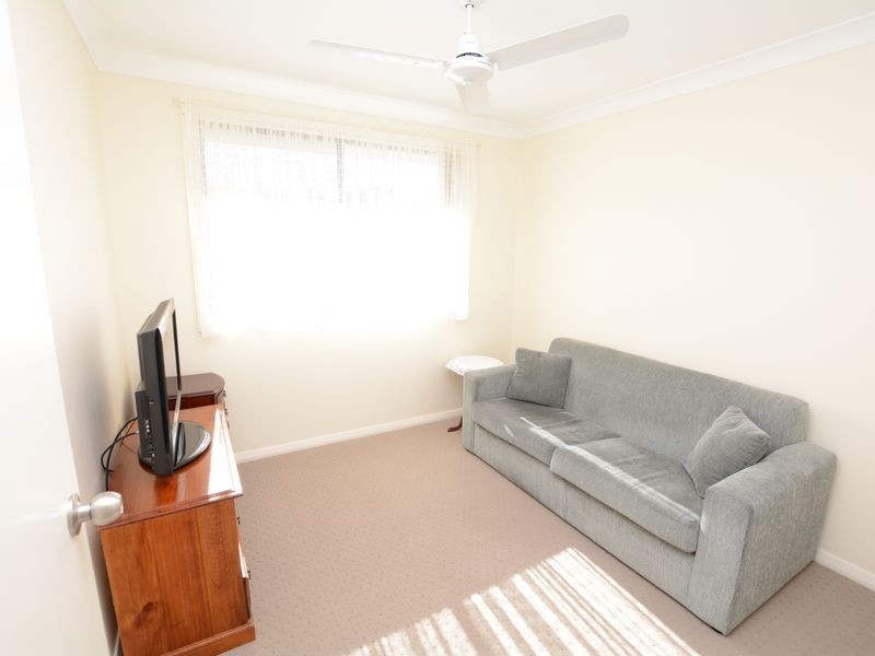 3B Albatross Way, Old Bar NSW 2430