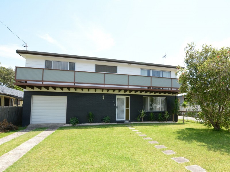 11 Clerke Street, Old Bar NSW 2430