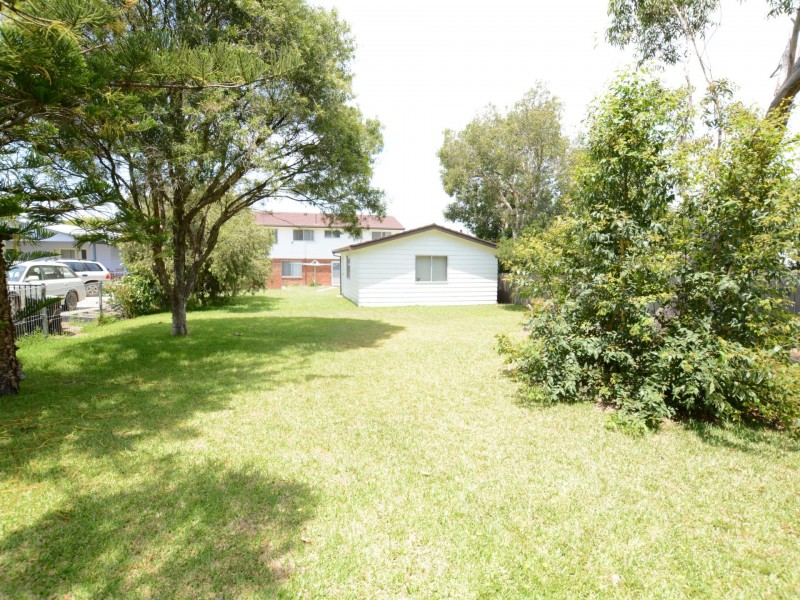 11 Clerke Street, Old Bar NSW 2430