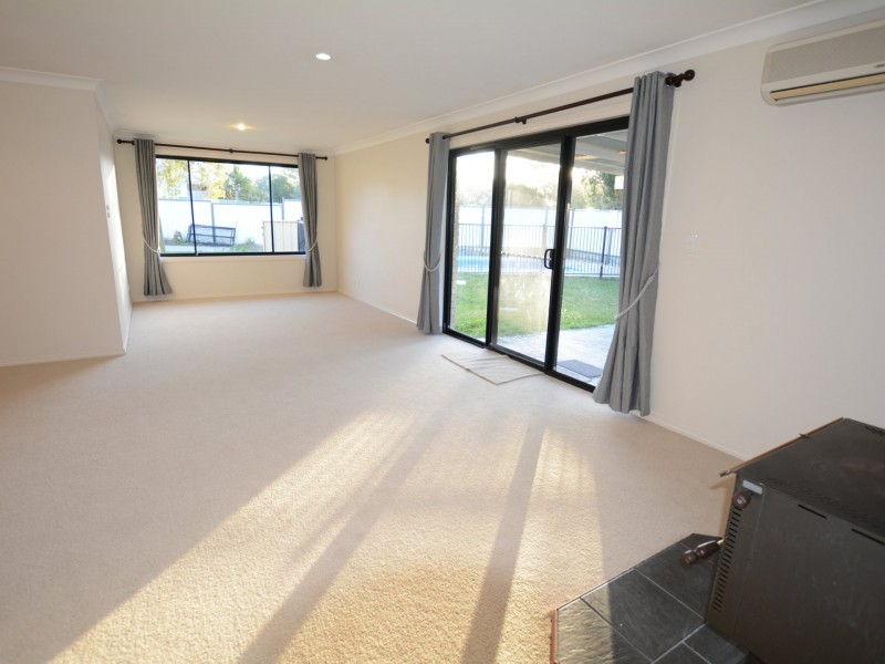 32 Mistral Place, Old Bar NSW 2430