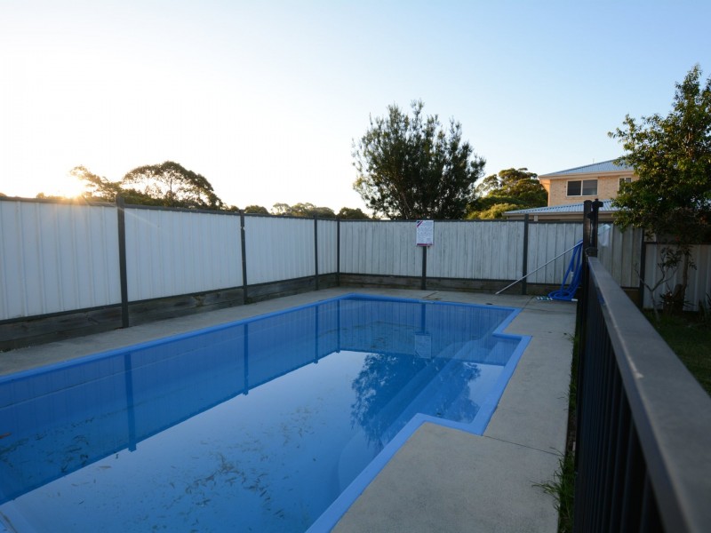 32 Mistral Place, Old Bar NSW 2430