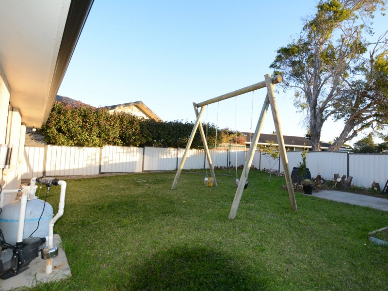 32 Mistral Place, Old Bar NSW 2430