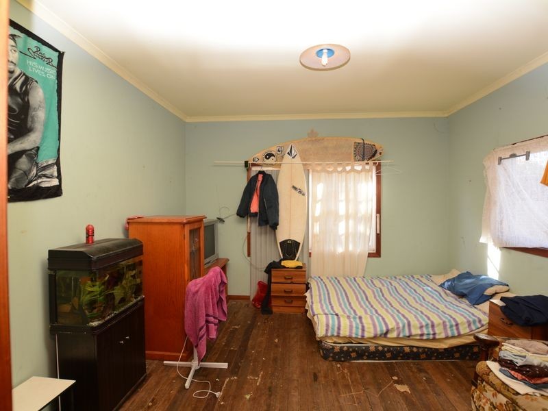 103 Old Bar Road, Old Bar NSW 2430