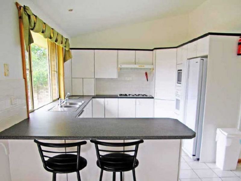 9 Oceanic Place, Old Bar NSW 2430