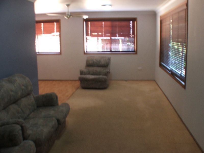 5 Old Bar Road, Old Bar NSW 2430
