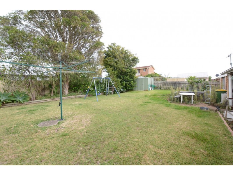 8 Wyden Street, Old Bar NSW 2430
