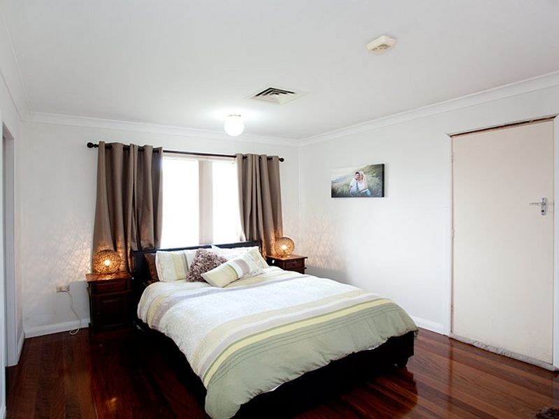 11 McLaughlin Ave, Taree West NSW 2430