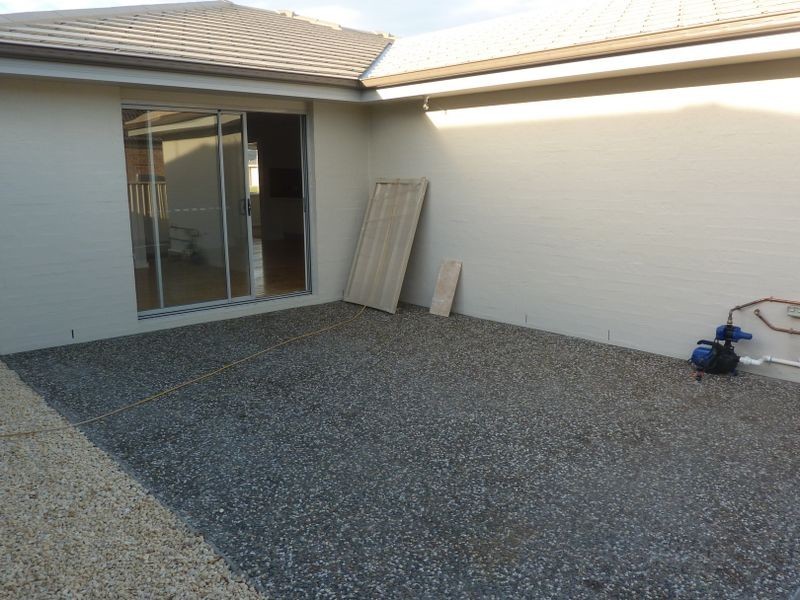 8 Bluehaven Drive, Old Bar NSW 2430