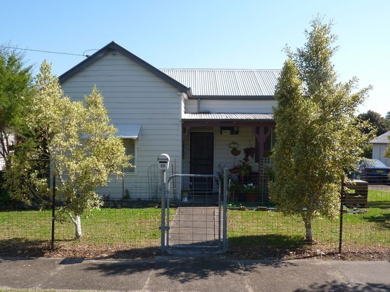 35 Eric Street, Taree NSW 2430