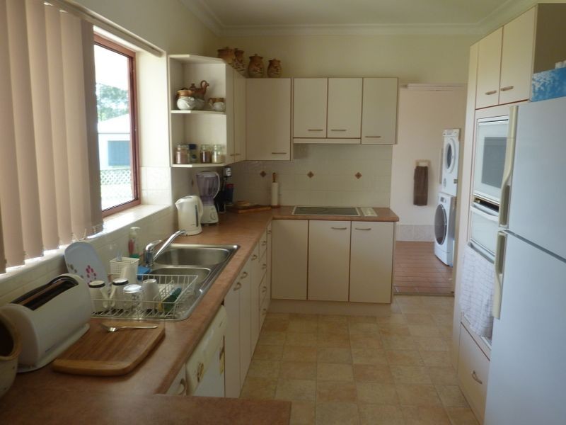 5 Banyula Drive, Old Bar NSW 2430
