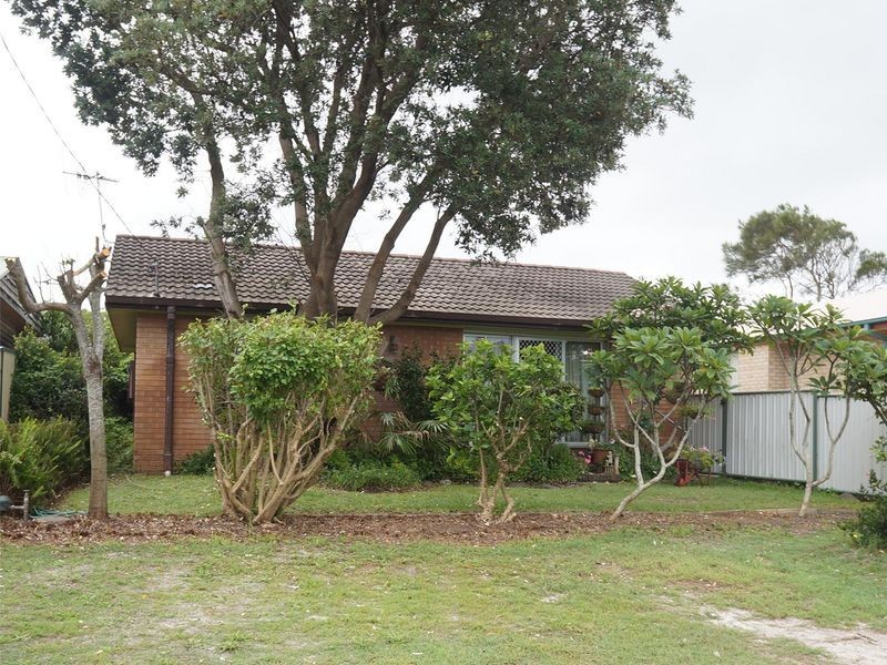 17 Lewis Street, Old Bar NSW 2430