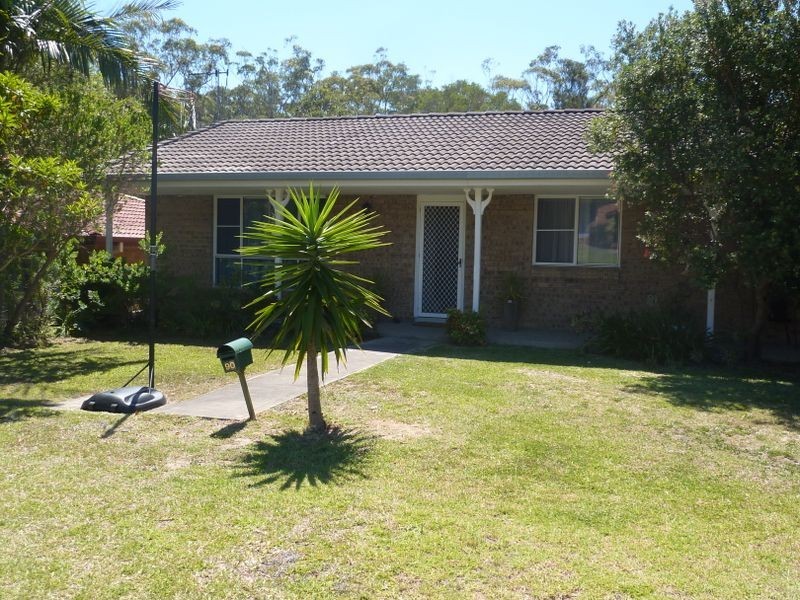 90 Waterman Street, Old Bar NSW 2430