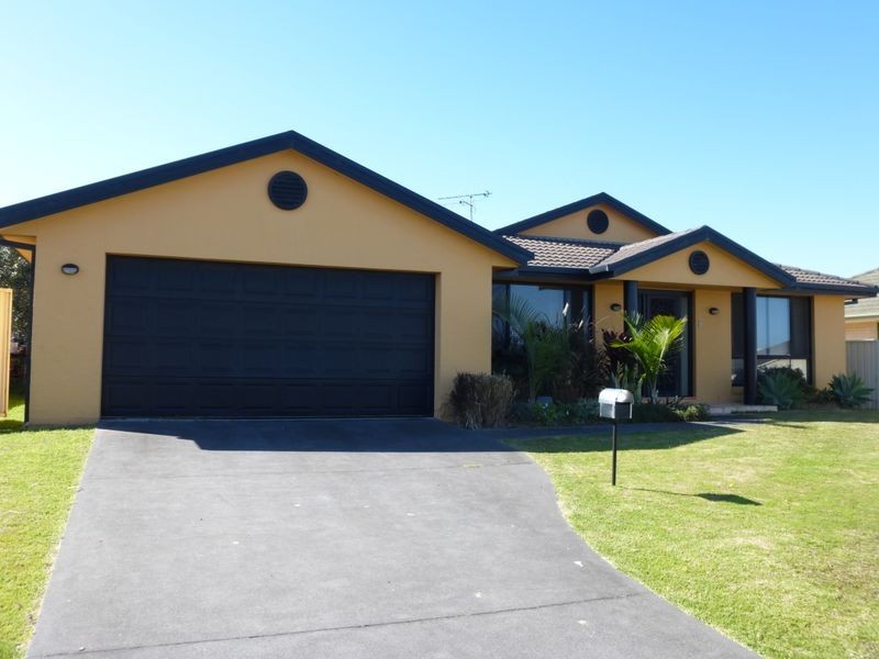 7 Surfsound Ave, Wallabi Point NSW 2430