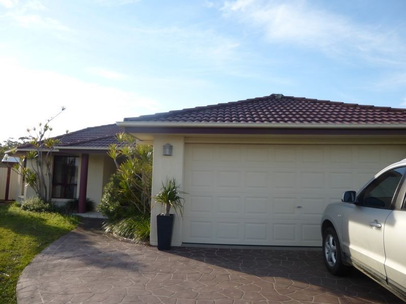 17 Rosier Place, Old Bar NSW 2430