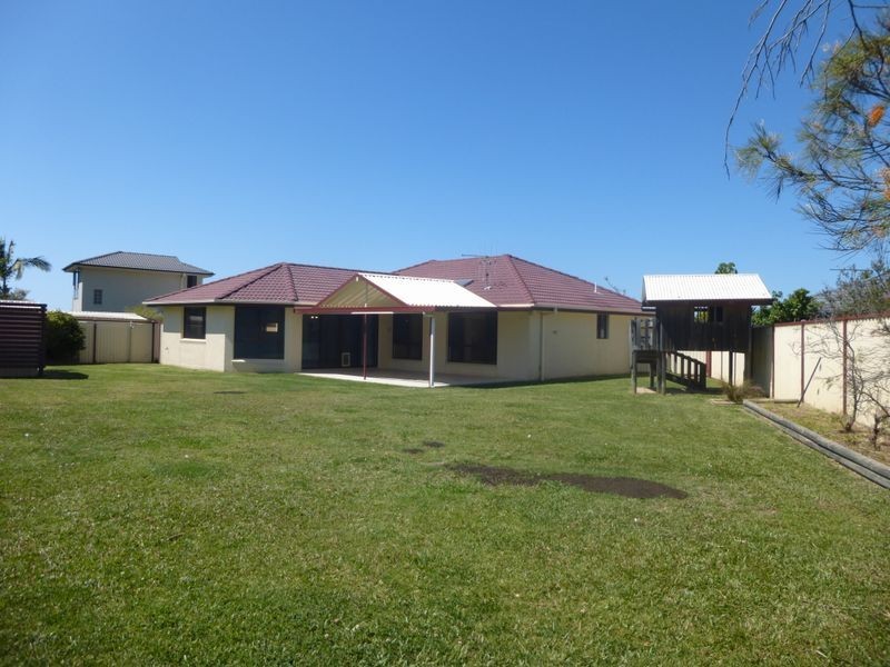 17 Rosier Place, Old Bar NSW 2430